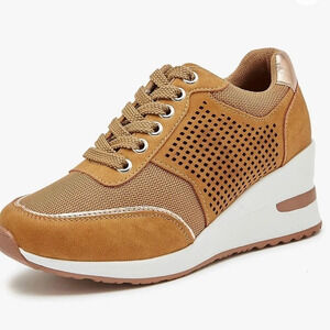 VISCOZZY Women's Brown White High Heel Wedge‎ Sneakers Never Been Worn Size 5.5